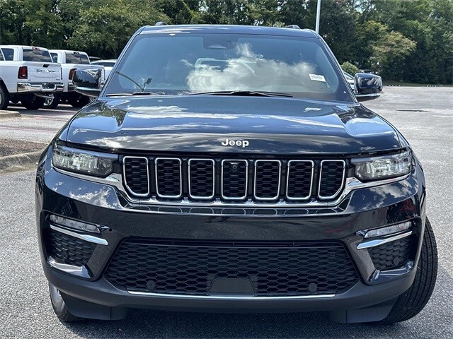 2025 Jeep Grand Cherokee Limited photo 2