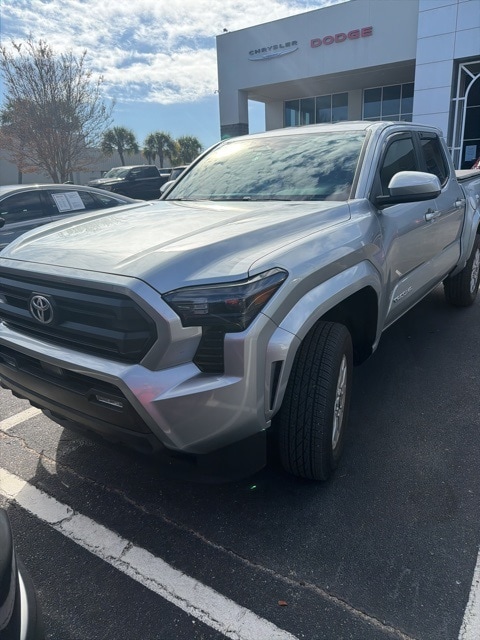 2024 Toyota Tacoma SR5's photo