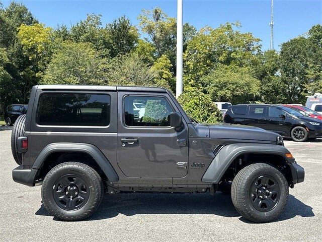 2025 Jeep Wrangler Sport photo 3