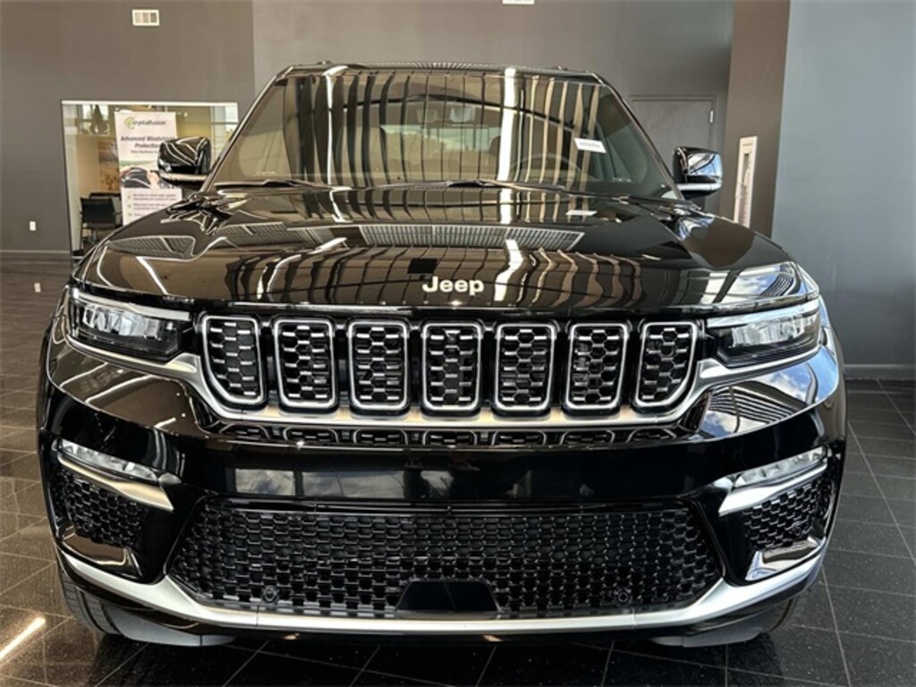 New 2025 Jeep Grand Cherokee Summit Sport Utility