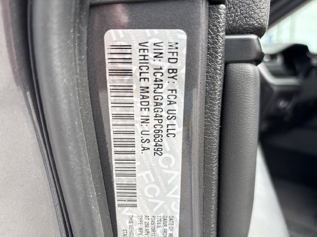 2023 Jeep Grand Cherokee Laredo - Photo 35