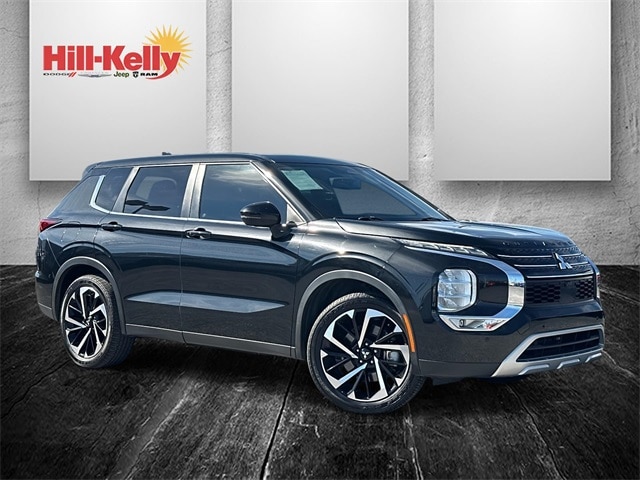 2022 Mitsubishi Outlander SE's photo