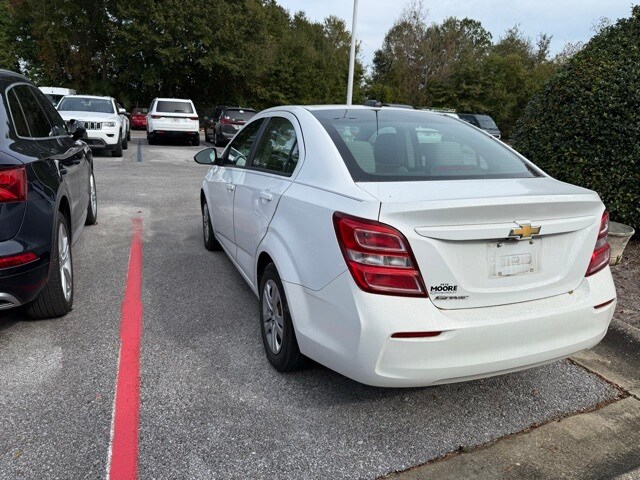 2017 Chevrolet Sonic LS photo 3