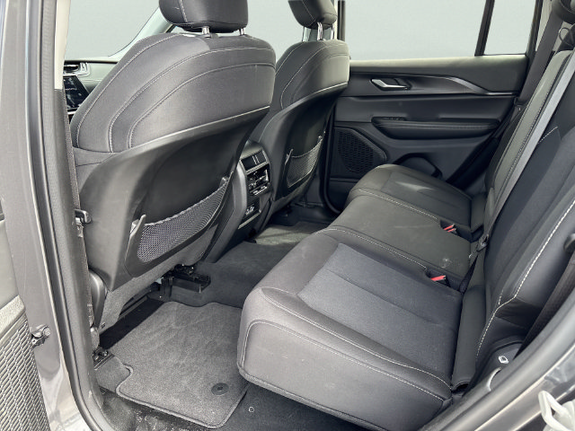 2023 Jeep Grand Cherokee Laredo - Photo 28
