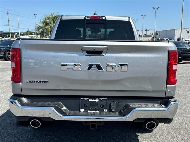 2025 Ram 1500 Laramie photo 3
