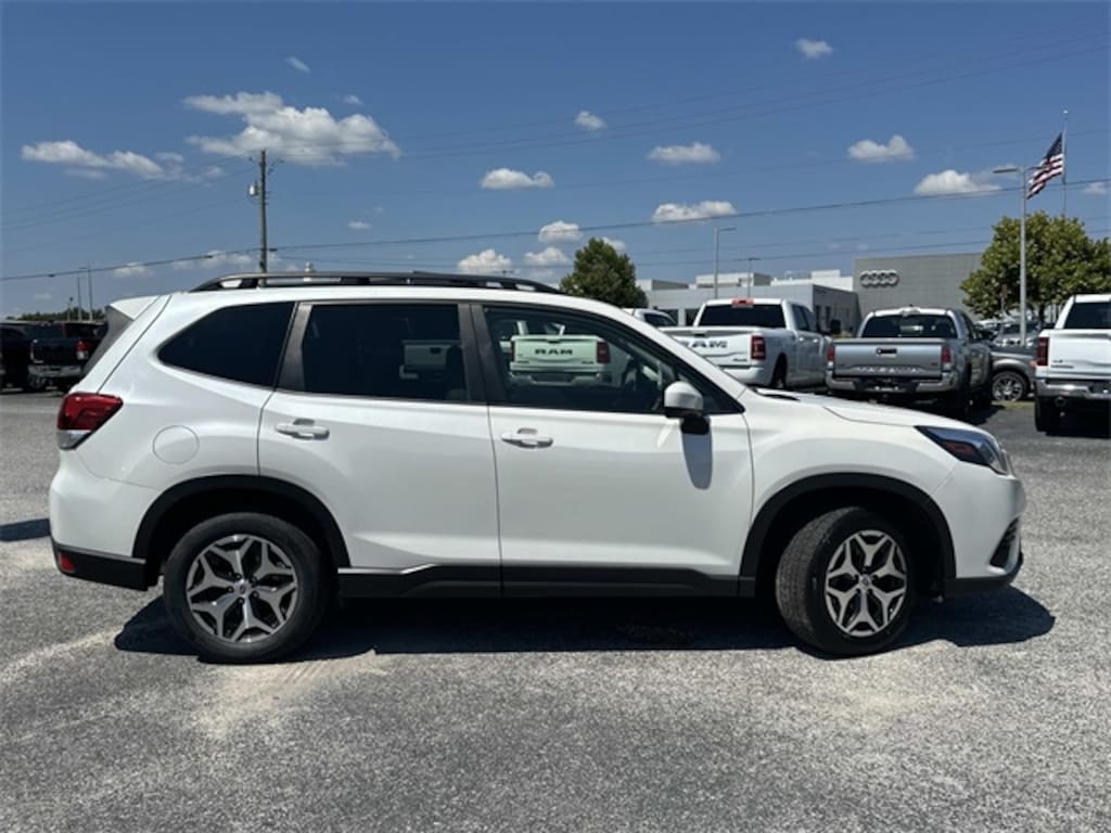 Used 2023 Subaru Forester Premium SUV