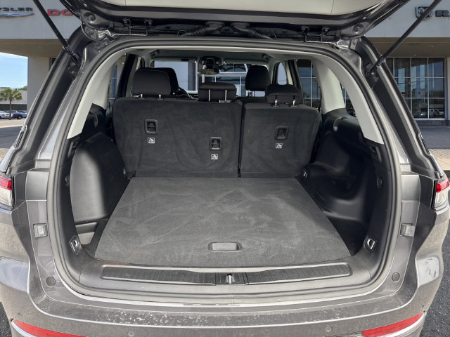 2023 Jeep Grand Cherokee Laredo - Photo 31