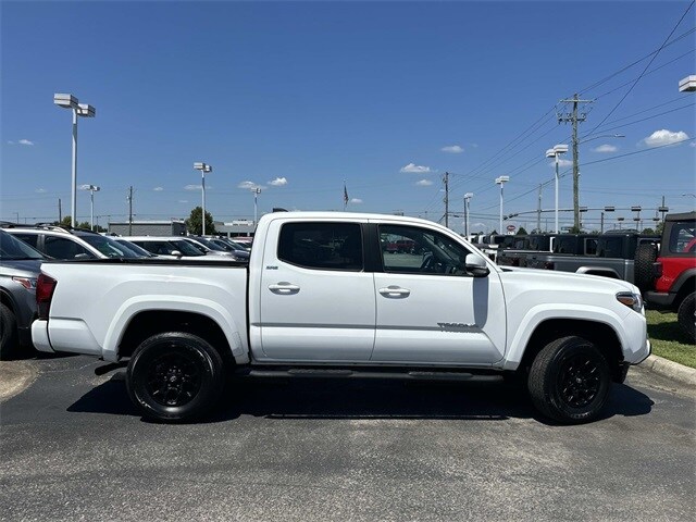 2022 Toyota Tacoma SR5 photo 4