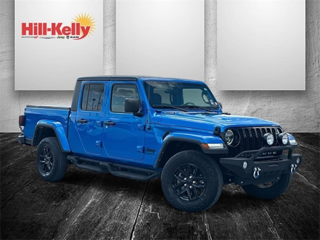 Used 2022 Jeep Gladiator Altitude Truck