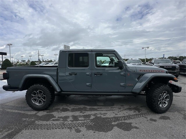 2025 Jeep Gladiator Mojave photo 4