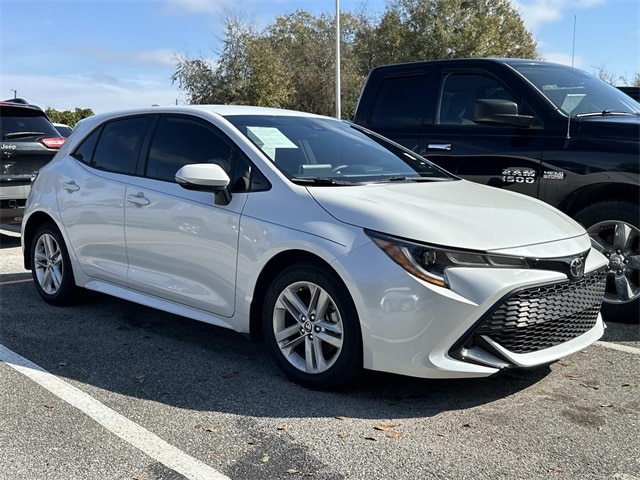 2022 Toyota Corolla Hatchback SE's photo