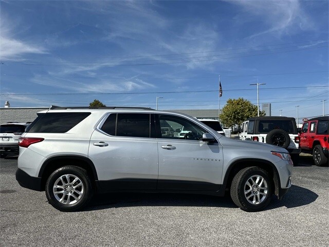 2020 Chevrolet Traverse photo 3