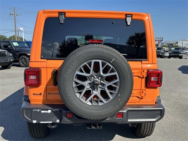 2025 Jeep Wrangler Sahara photo 3