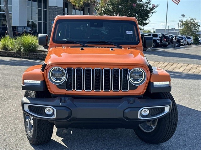 2025 Jeep Wrangler Sahara photo 2