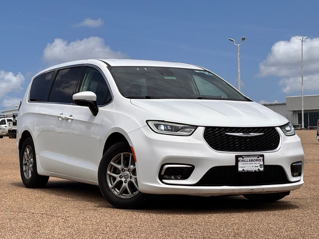Used 2023 Chrysler Pacifica Touring L Van Passenger Van