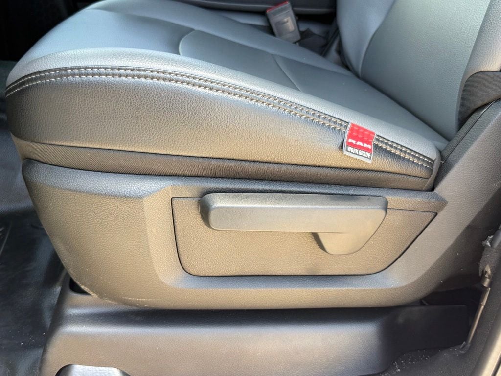 2025 RAM 2500 Tradesman - Photo 28