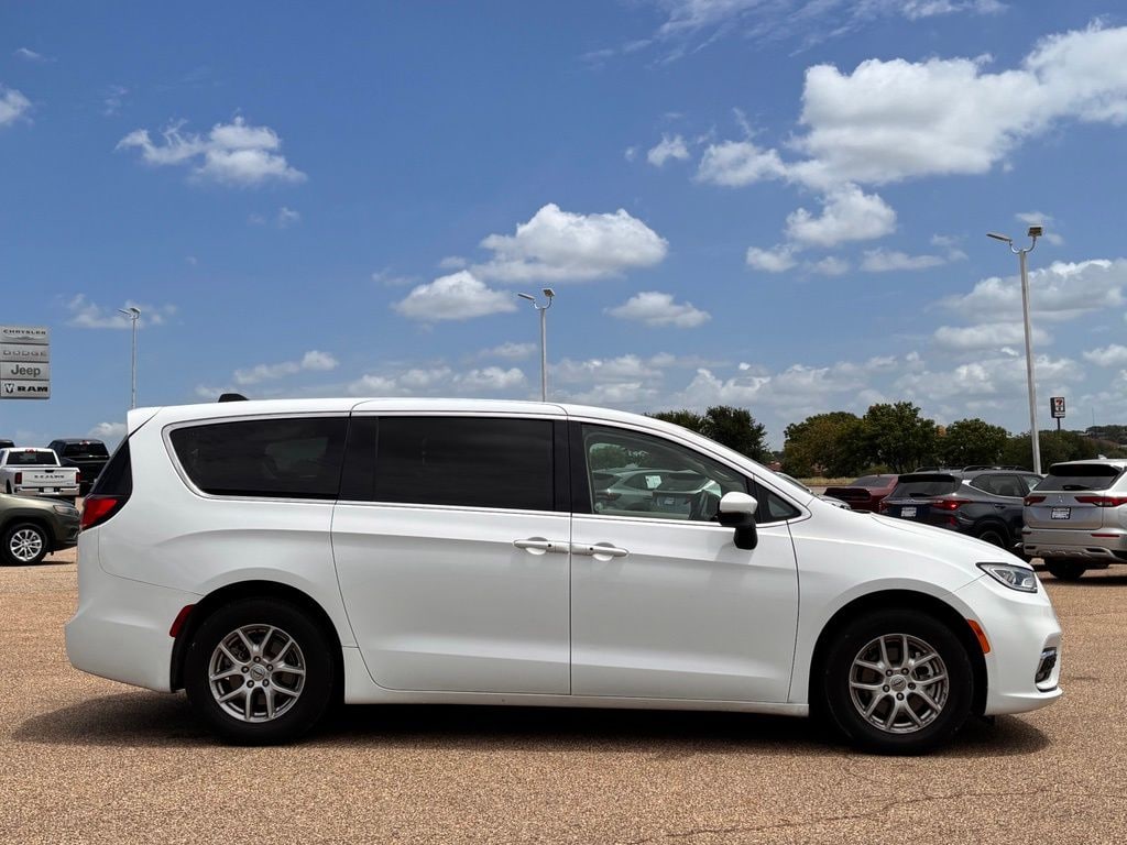 Used 2023 Chrysler Pacifica Touring L Van Passenger Van