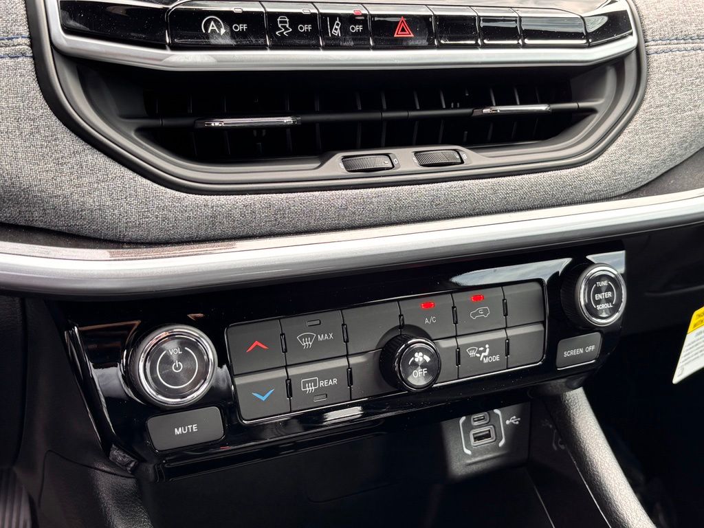 2026 Jeep Compass Latitude - Photo 16