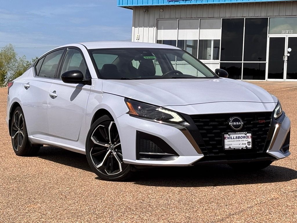 Used 2023 Nissan Altima 2.5 SR Sedan