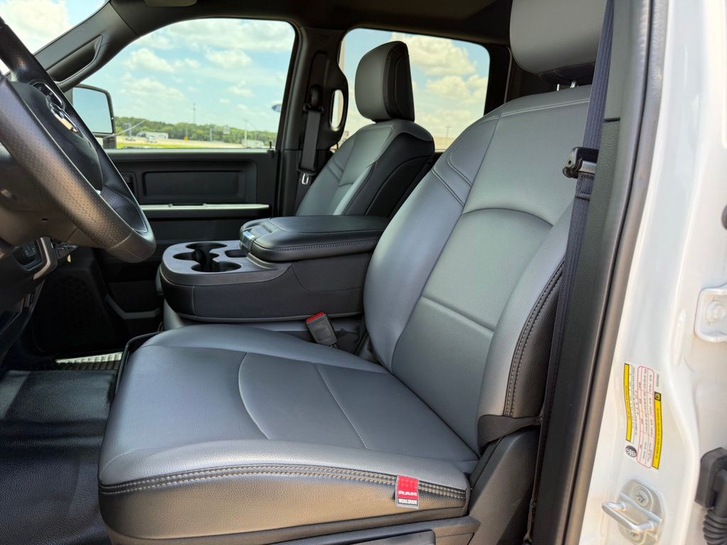 2025 RAM 2500 Tradesman - Photo 27