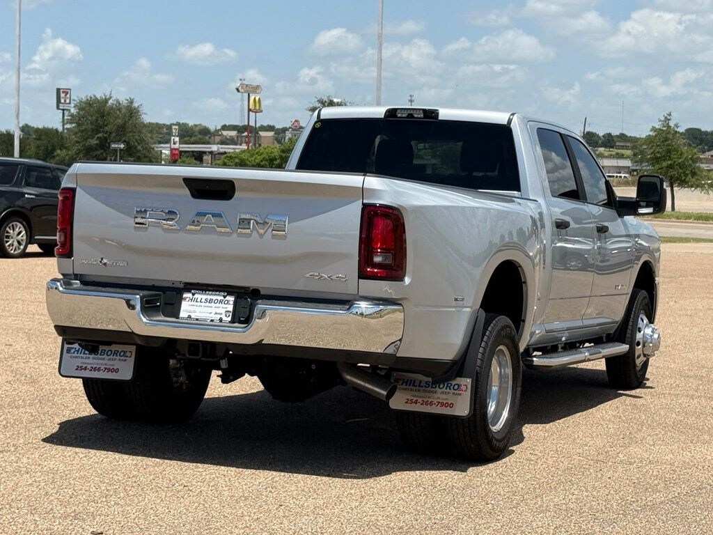 New 2026 Ram 3500 LONE STAR CREW CAB 4X4 8' BOX Pickup