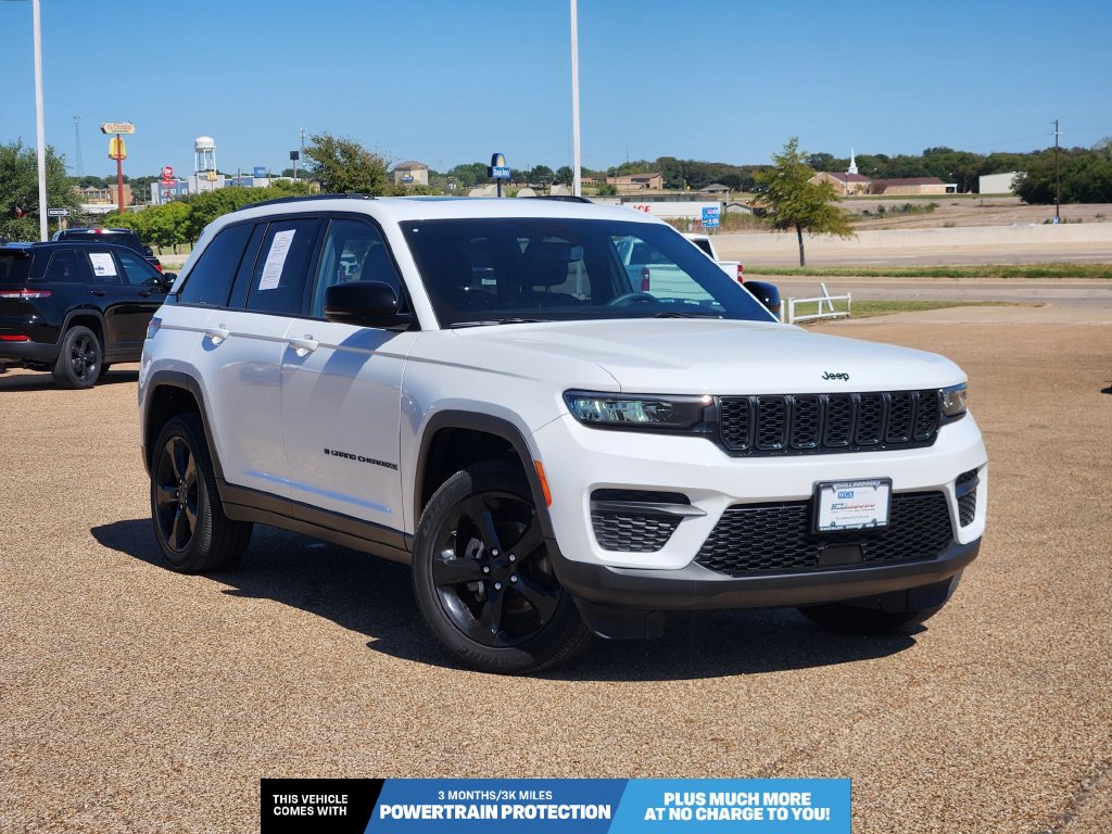 Used 2023 Jeep Grand Cherokee Laredo SUV