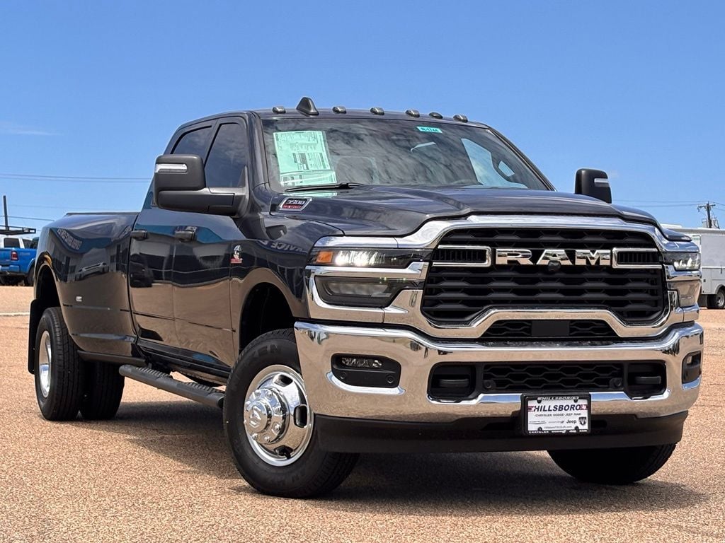 New 2026 Ram 3500 TRADESMAN CREW CAB 4X4 8' BOX Pickup