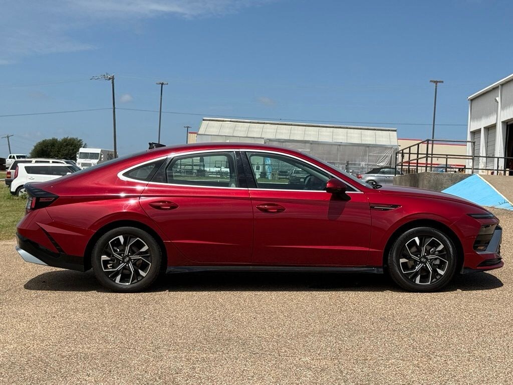 Used 2024 Hyundai Sonata SEL Sedan