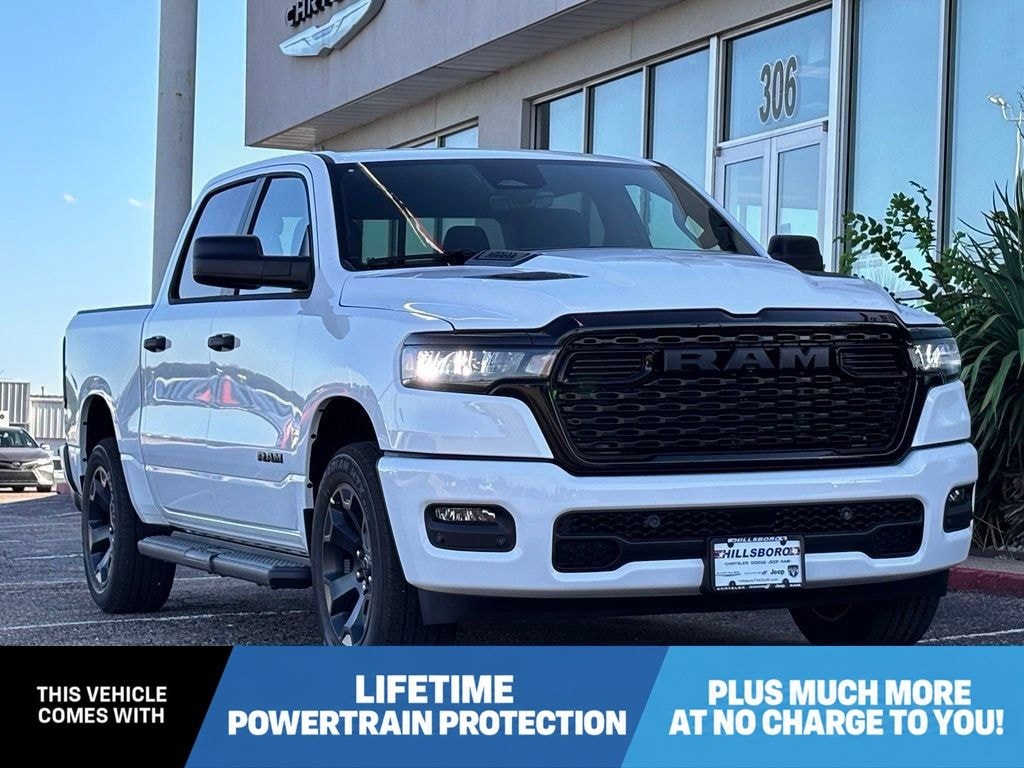New 2026 Ram 1500 EXPRESS CREW CAB 4X4 5'7 BOX Pickup