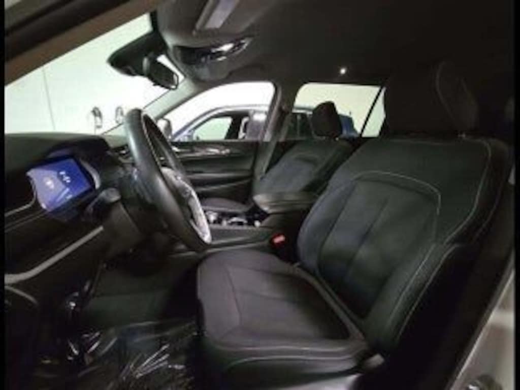 Used 2021 Jeep Grand Cherokee L Laredo SUV