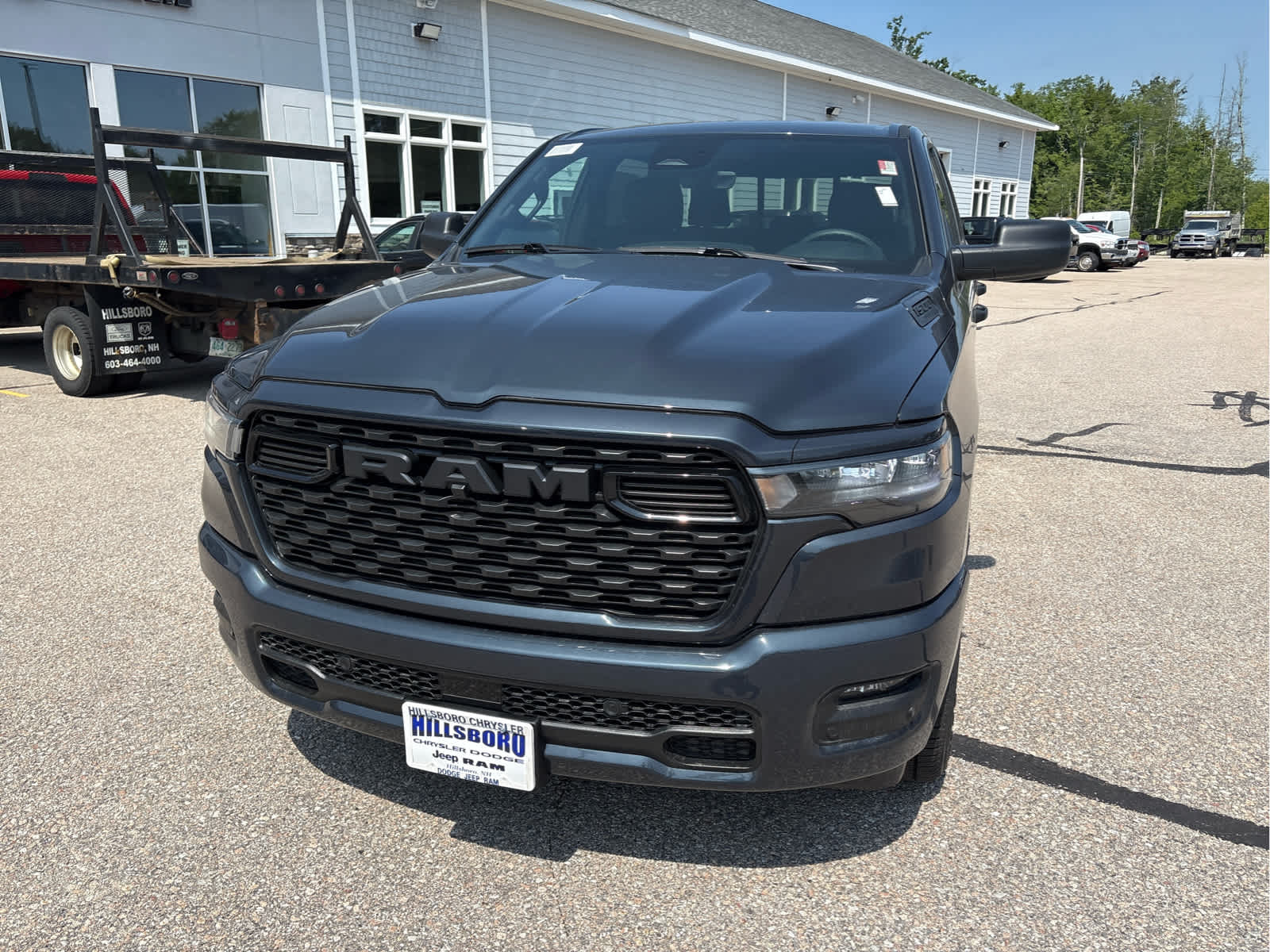 2025 Ram 1500 Tradesman photo 2