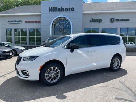 2026 Chrysler Pacifica SELECT AWD Passenger Van