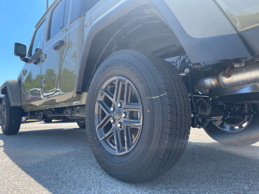New 2026 Jeep Gladiator Sport Pickup