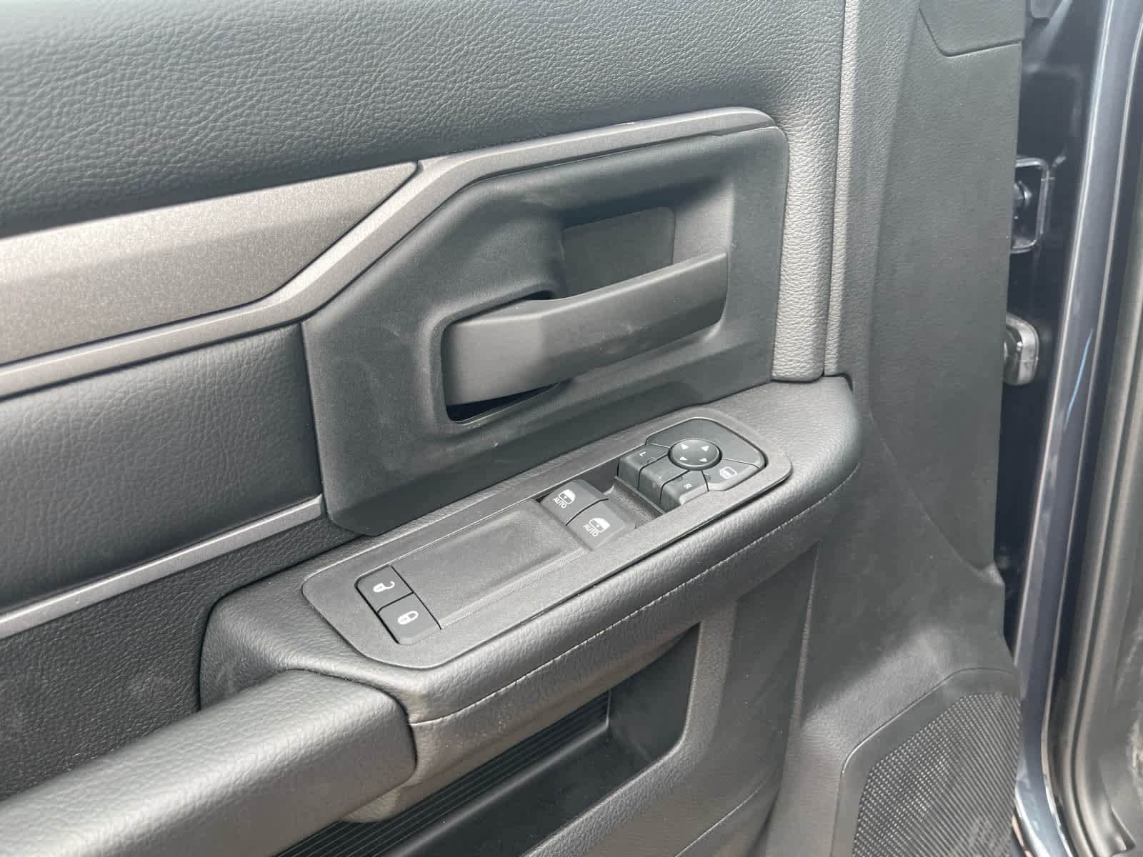 2026 RAM 3500 Chassis Tradesman - Photo 11