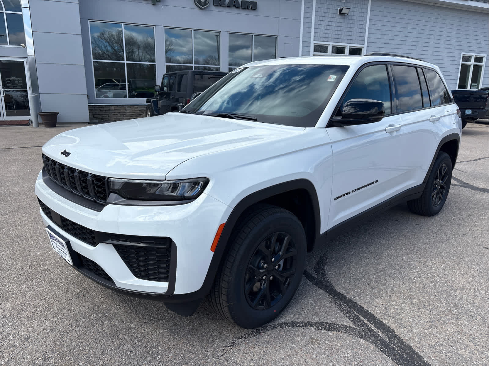 2026 Jeep Grand Cherokee Laredo Sport Utility