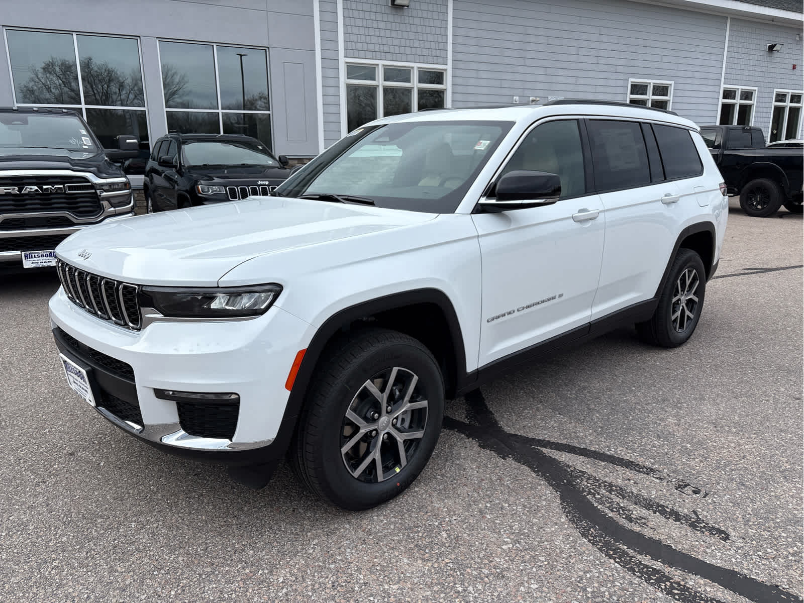 2025 Jeep Grand Cherokee L Limited's photo