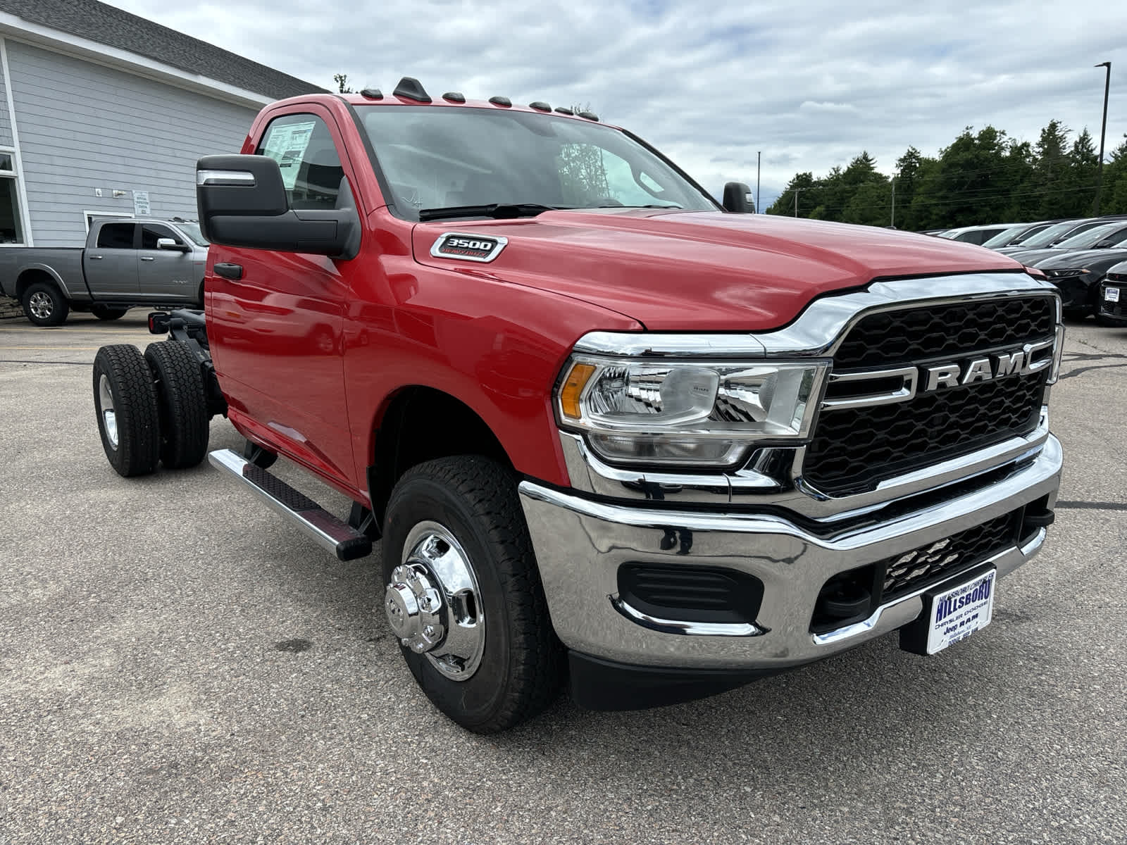 2024 Ram 3500 Tradesman SLT photo 3