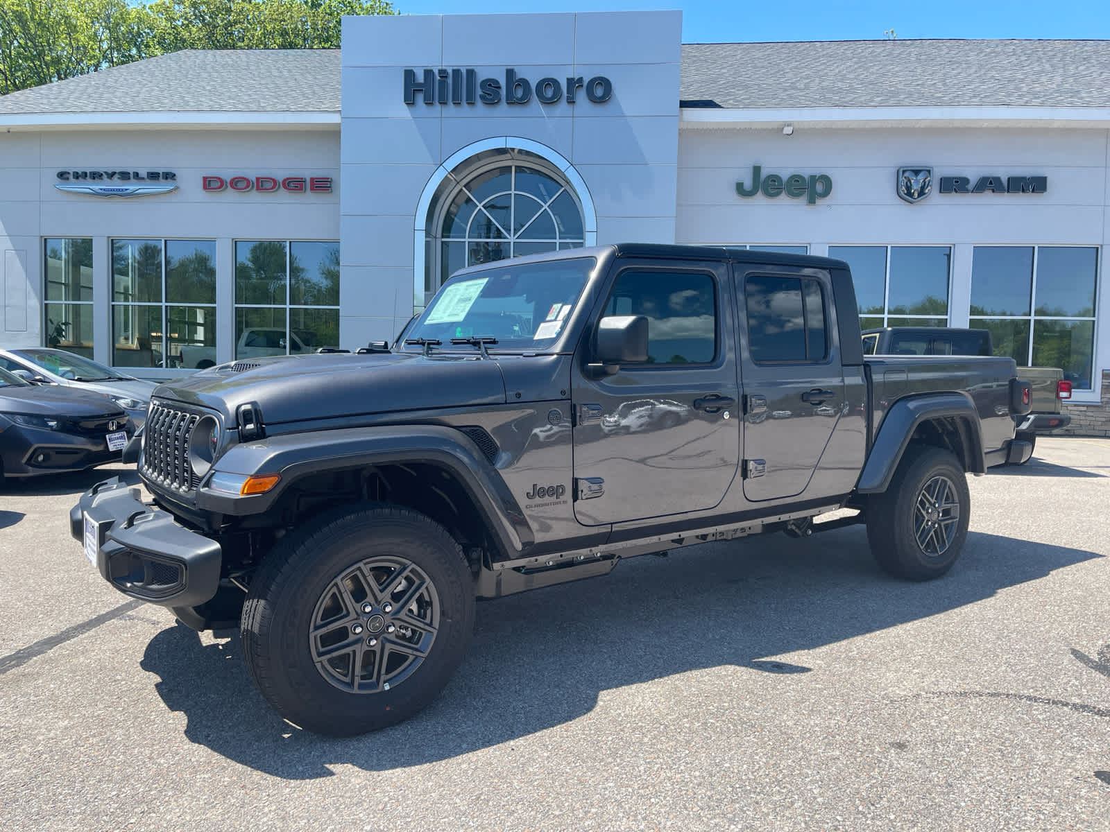2026 Jeep Gladiator Sport S Auto's photo