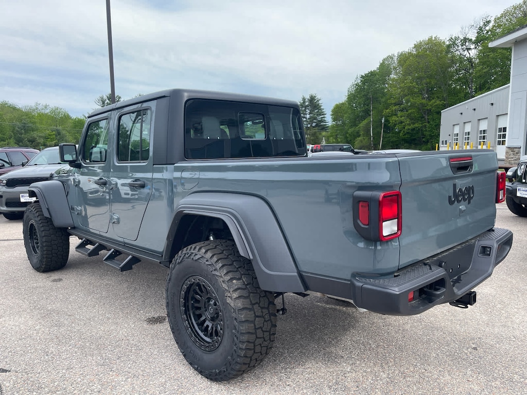 New 2026 Jeep Gladiator Sport Pickup