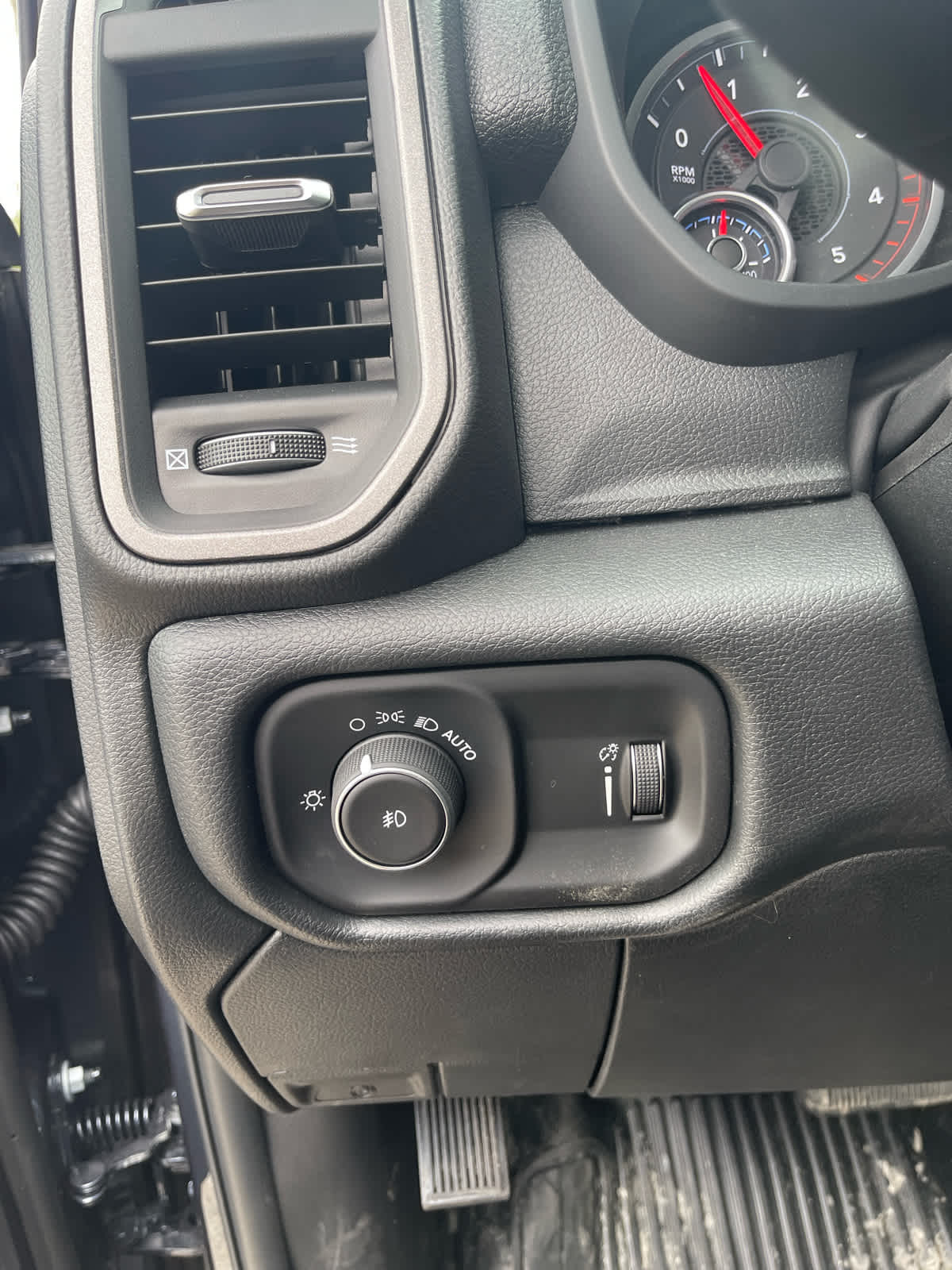 2026 RAM 3500 Chassis Tradesman - Photo 12