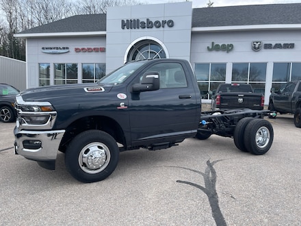 2026 Ram 3500 Chassis Cab TRADESMAN  REGULAR  4X4 60' CA Pickup