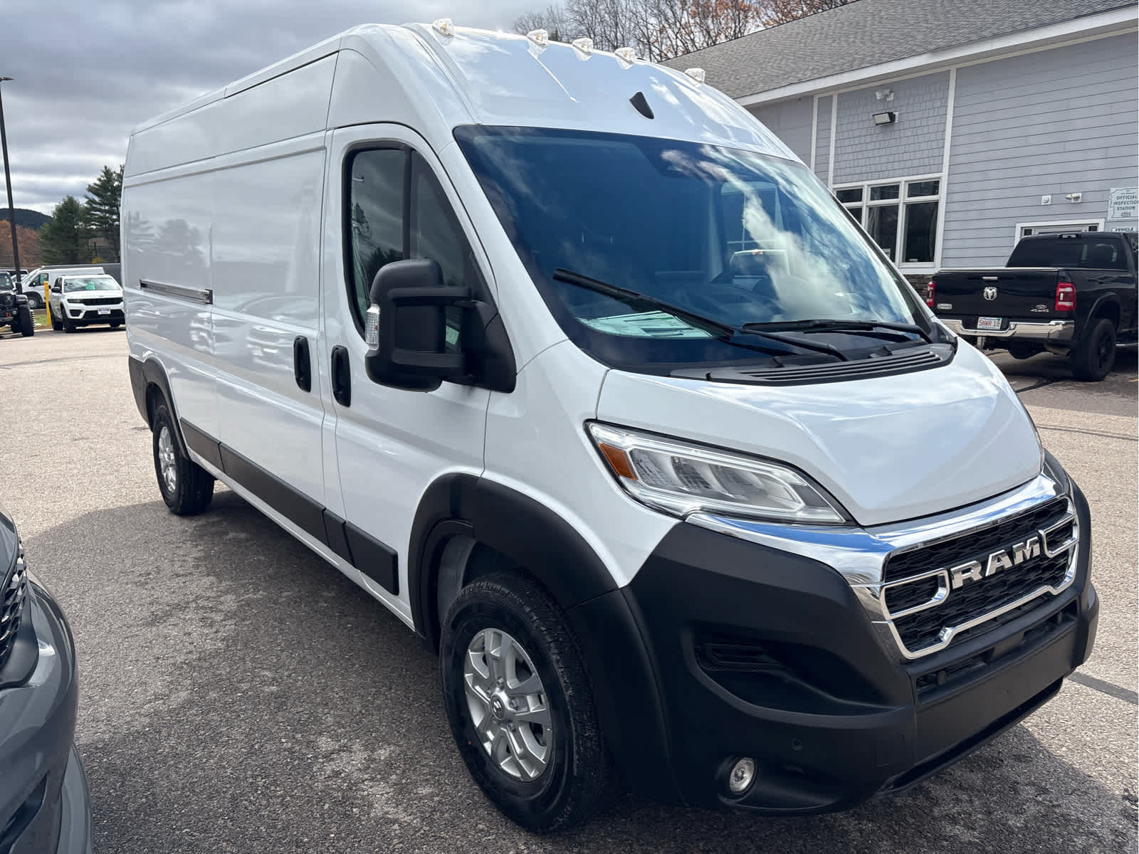 2025 Ram ProMaster 3500 Cargo Van photo 2