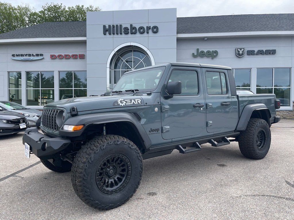 New 2026 Jeep Gladiator Sport Pickup
