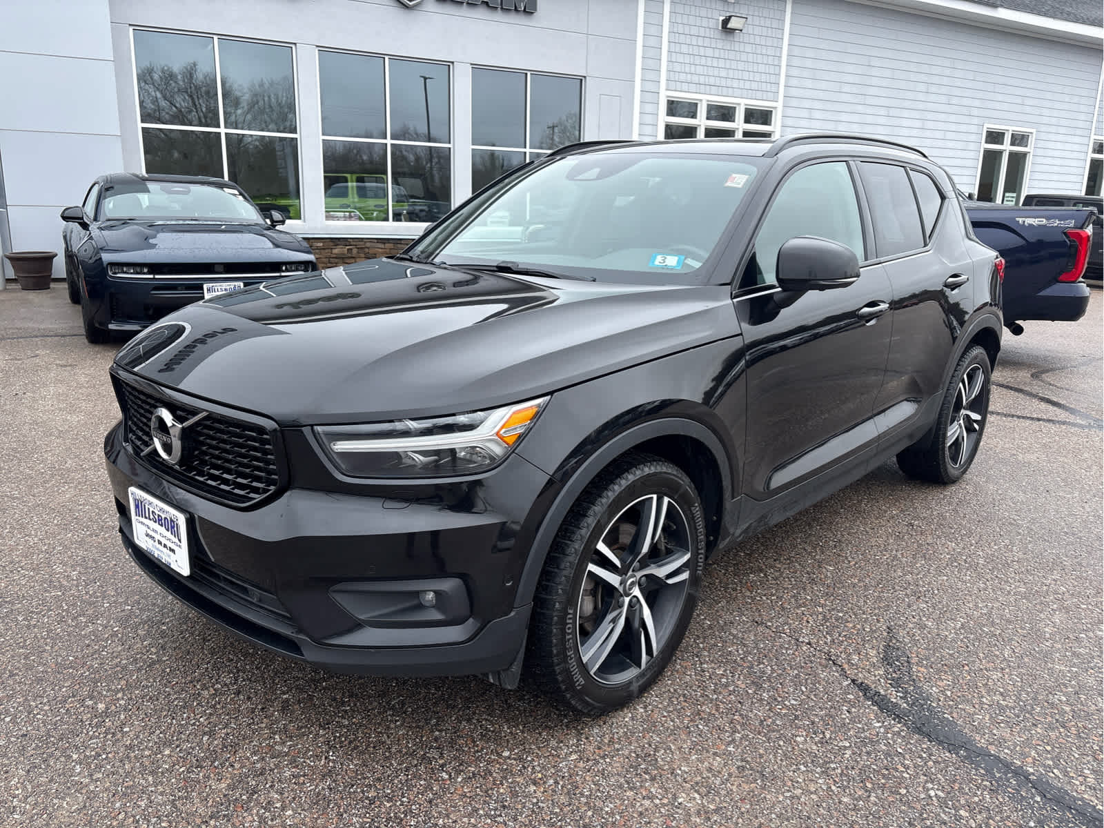 2022 Volvo XC40 R-Design