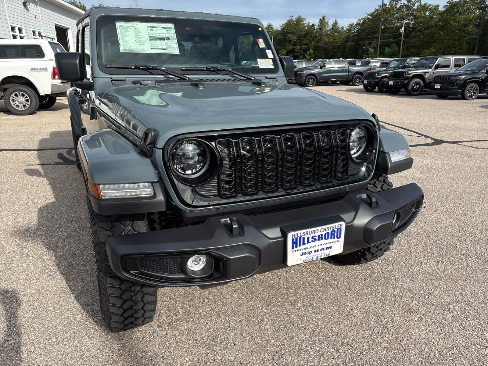 2025 Jeep Gladiator Sport photo 2