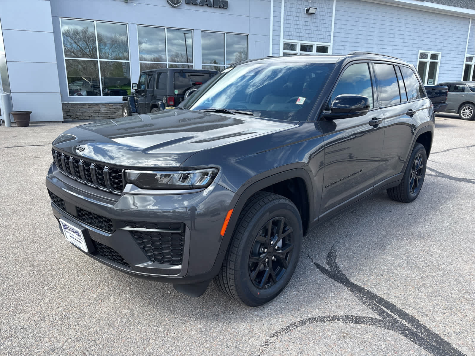 2026 Jeep Grand Cherokee Laredo Sport Utility