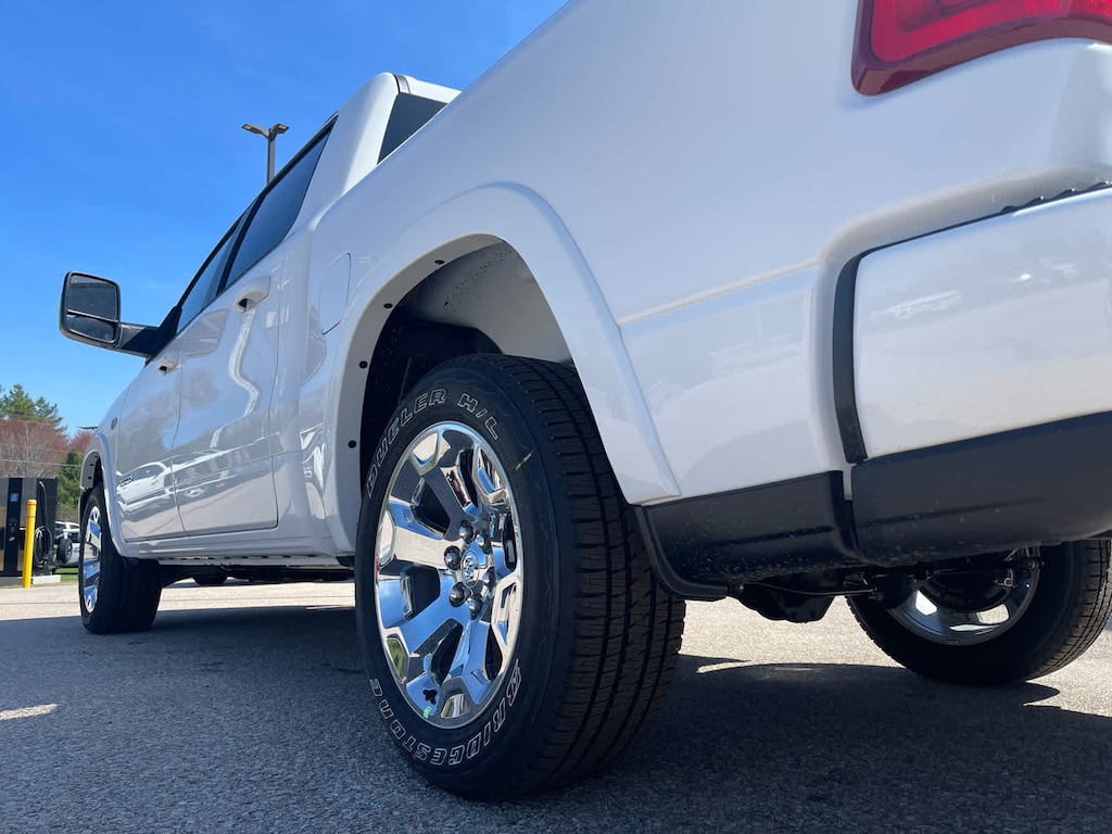 New 2026 Ram 1500 BIG HORN CREW CAB 4X4 5'7 BOX Pickup