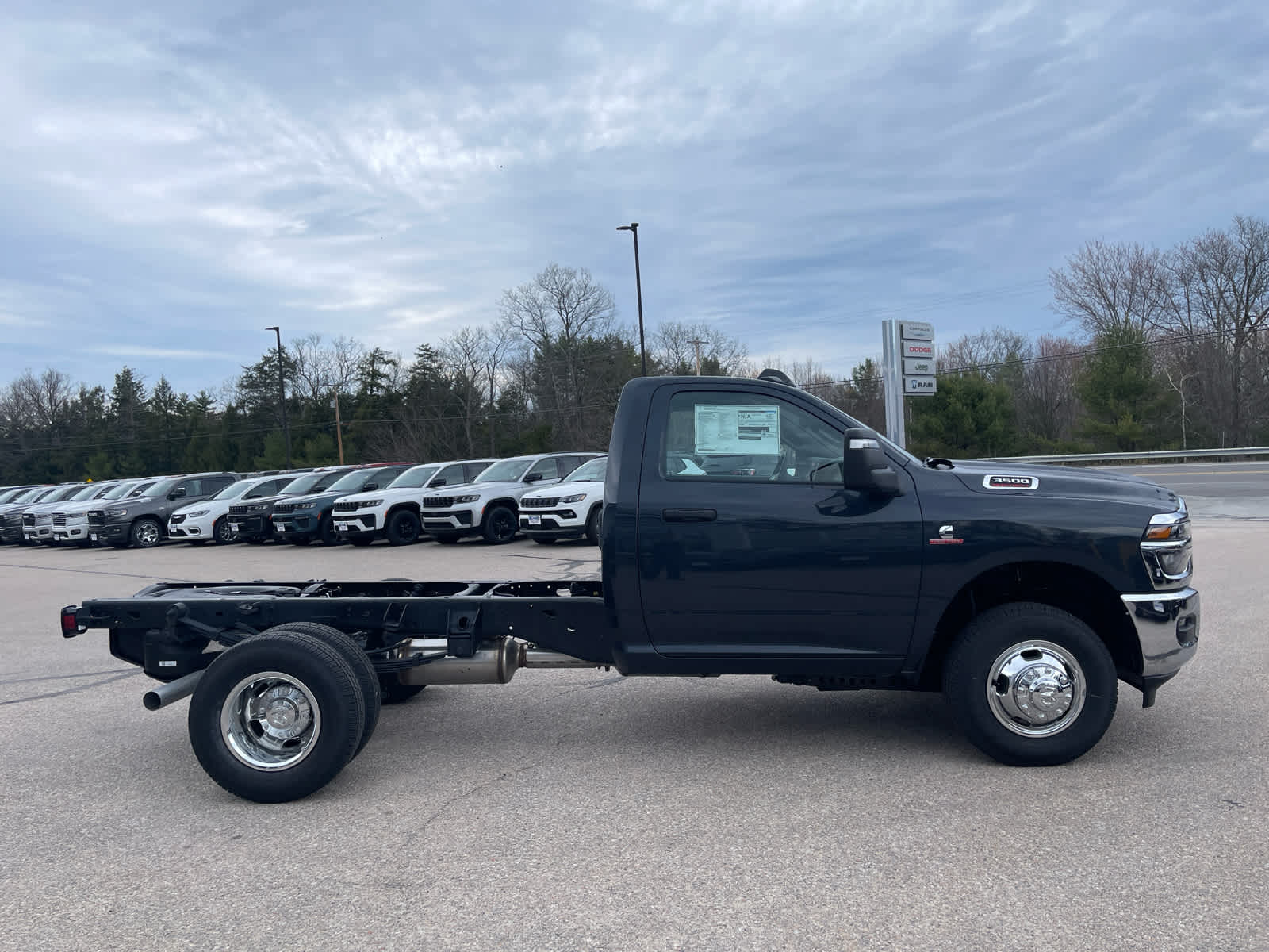 2026 RAM 3500 Chassis Tradesman - Photo 7