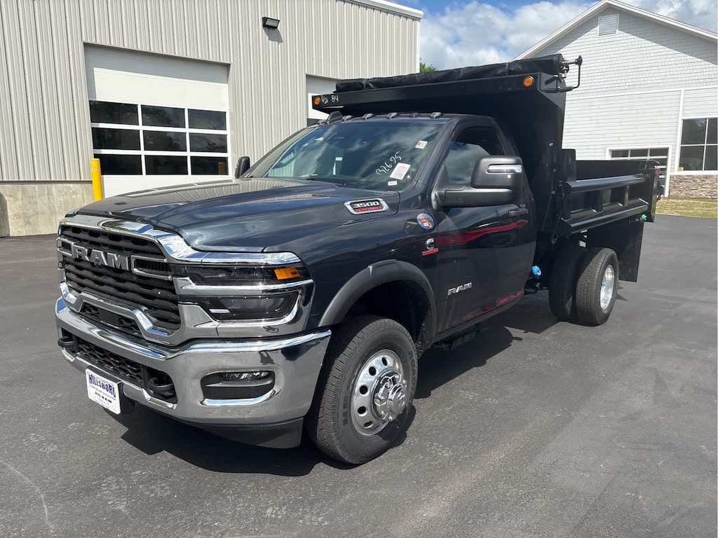 New 2026 Ram 3500 Chassis Cab BIG HORN REGULAR 4X4 60' CA Pickup