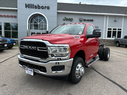 2024 Ram 3500 Chassis Cab 3500 TRADESMAN CHASSIS REGULAR CAB 4X4 60' CA Pickup